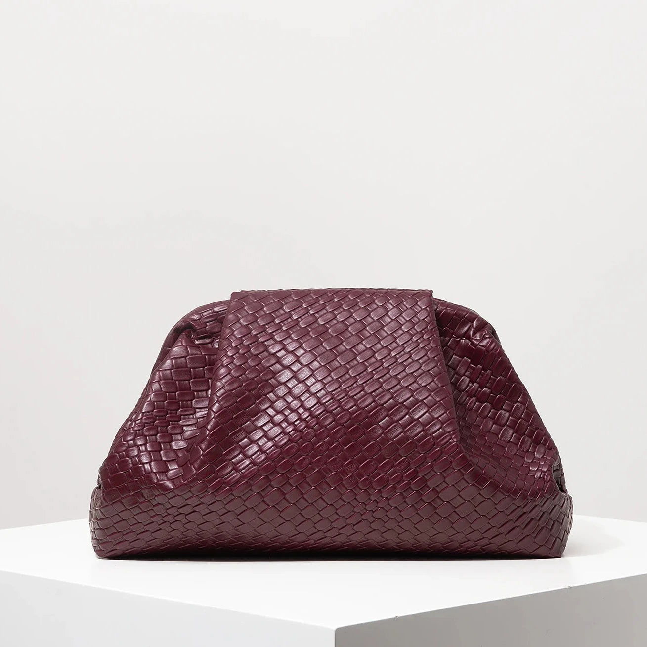 CLUTCH TRENZADO BURDEOS