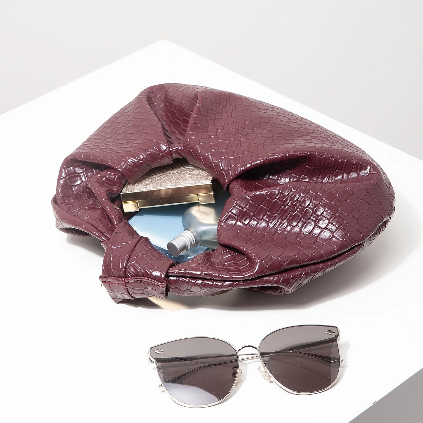 BOLSO NUBE TRENZADO BURDEOS