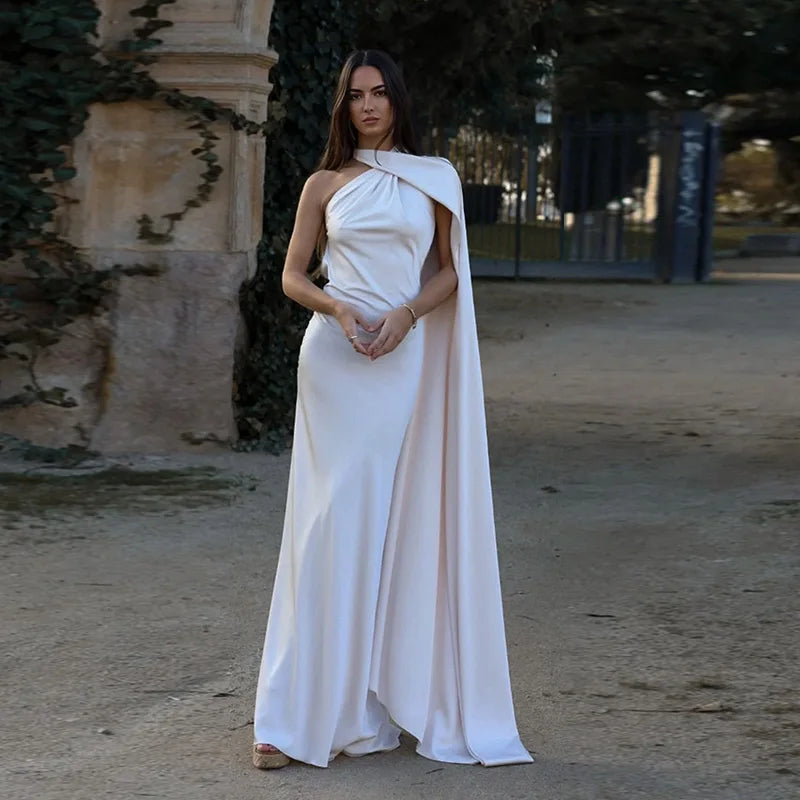 VESTIDO SATINADO ELEGANT HALTER CON CAPA