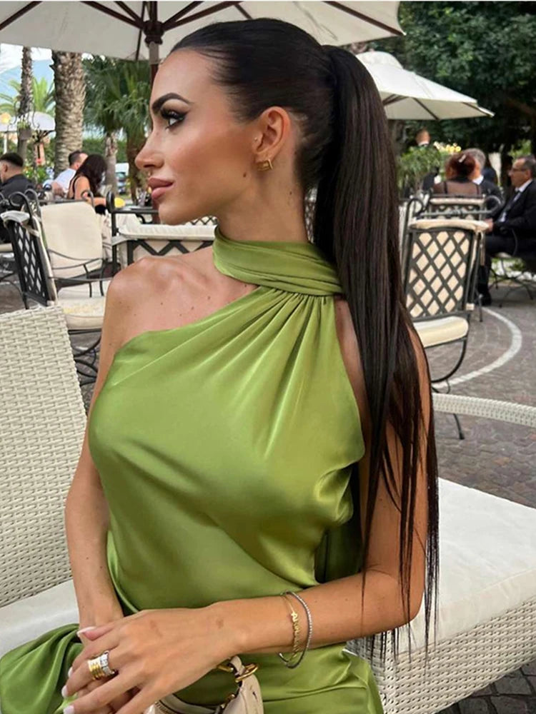 VESTIDO SATINADO ELEGANT HALTER CON CAPA