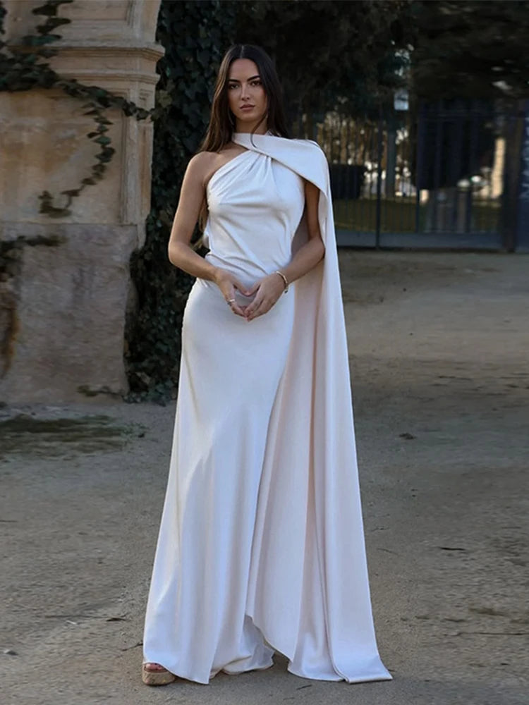 VESTIDO SATINADO ELEGANT HALTER CON CAPA